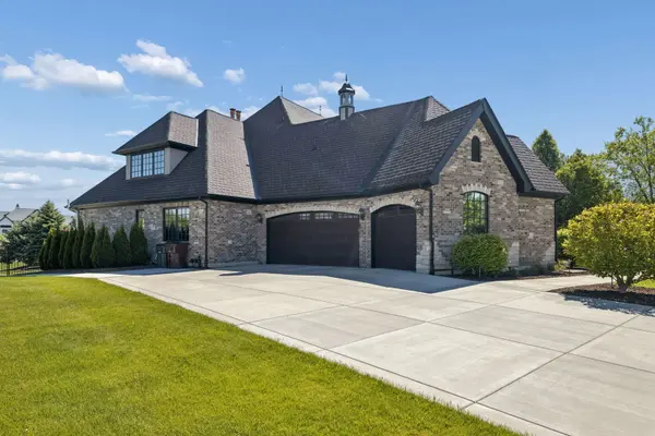 12526 Surrey CT, Mokena, IL 60448