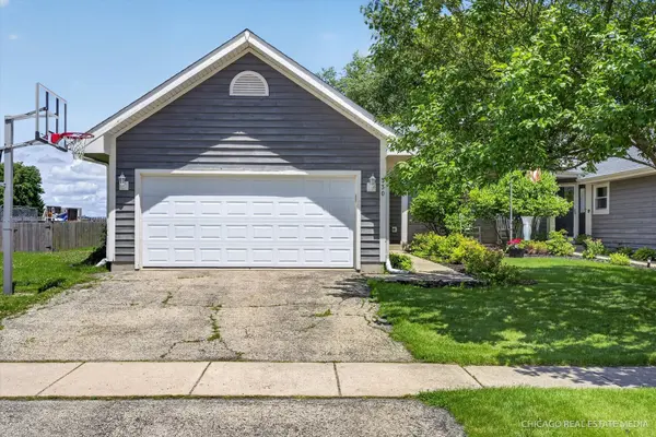330 W Amie AVE, Hinckley, IL 60520