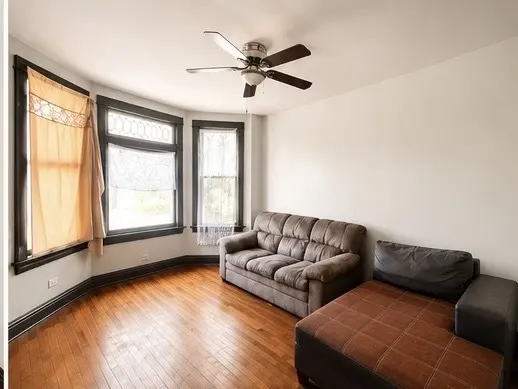 8410 S Burnham AVE, Chicago, IL 60617