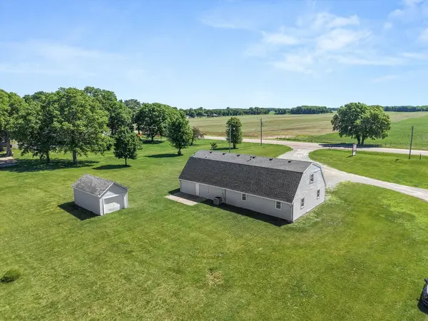 9843 Hoover RD, Rock Falls, IL 61071