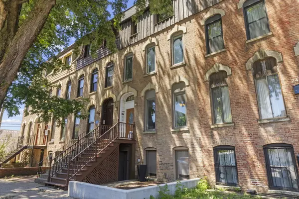2422 N Seminary AVE, Chicago, IL 60614