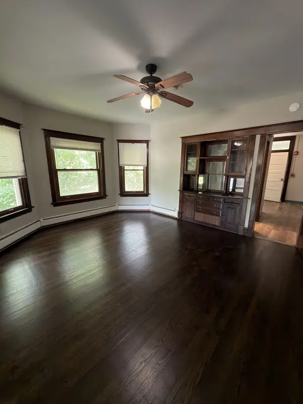 319 Chicago AVE #2, Oak Park, IL 60302