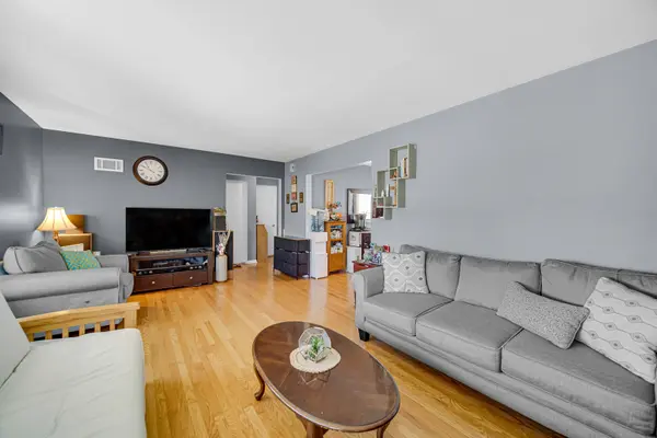 1551 Balmoral AVE #1551, Westchester, IL 60154