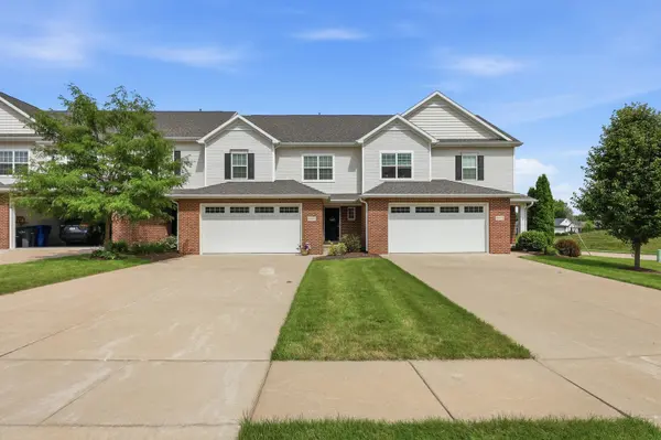 4465 W Slate Creek DR, Bettendorf, IA 52722