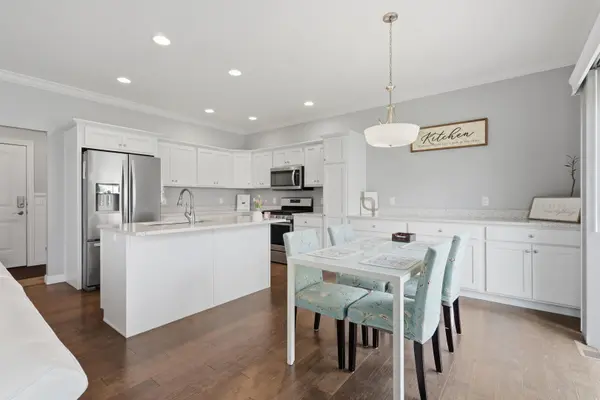 4465 W Slate Creek DR, Bettendorf, IA 52722