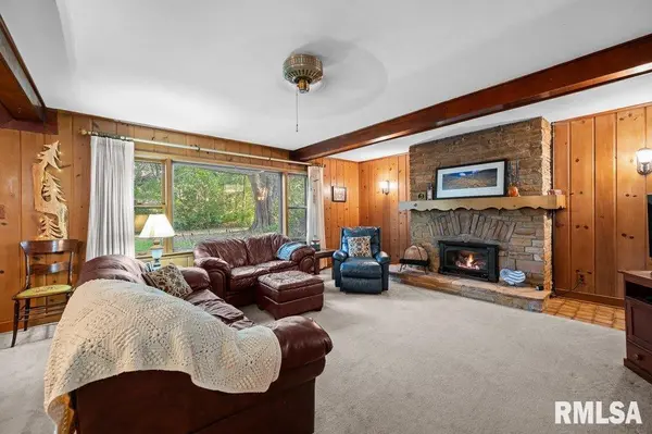 9821 ROUTE 150 Route, Coal Valley, IL 61240