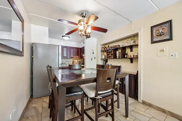 414 S Scoville AVE #18, Oak Park, IL 60302