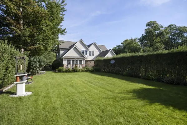 588 Onwentsia AVE, Highland Park, IL 60035