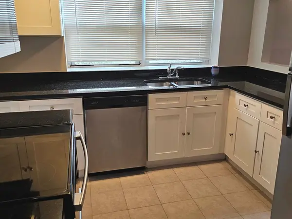 3014 Harlem AVE #G, Riverside, IL 60546