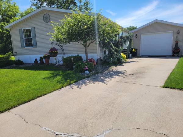 187 Whiporwill DR #187, Beecher, IL 60401