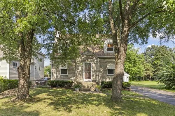 1217 Degener AVE, Elmhurst, IL 60126