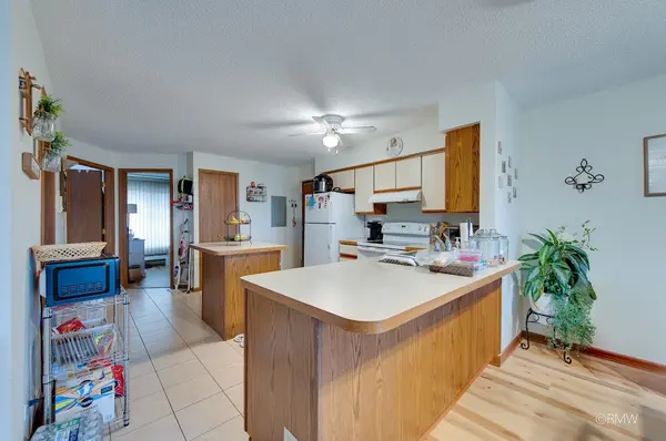 710 N Briar Hill LN #5, Addison, IL 60101