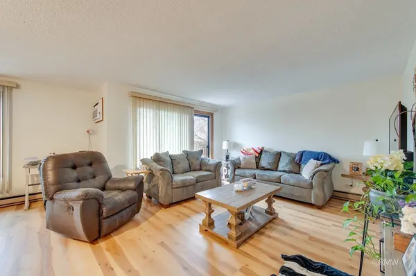 710 N Briar Hill LN #5, Addison, IL 60101