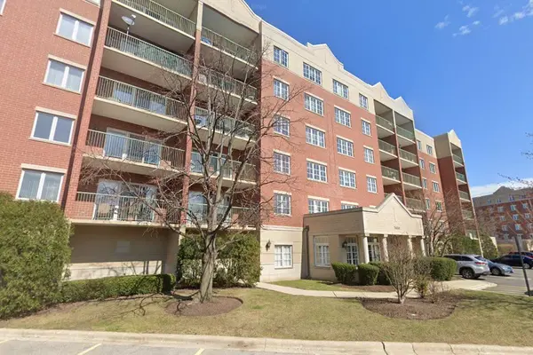 7450 Lincoln AVE #204, Skokie, IL 60076