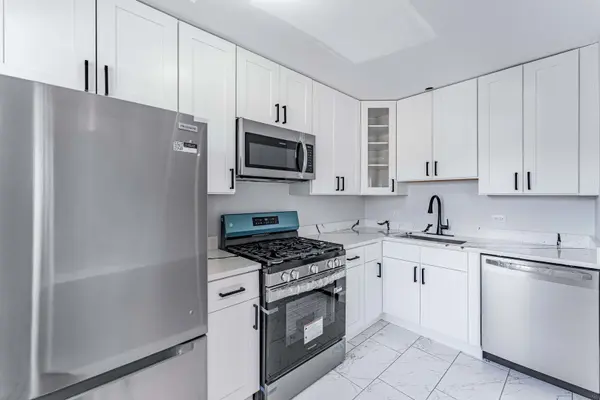 7335 W Fullerton AVE #1SW, Elmwood Park, IL 60707
