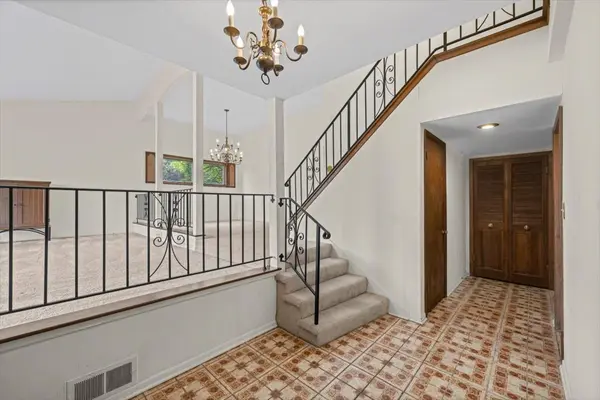 7927 Wilson TER, Morton Grove, IL 60053