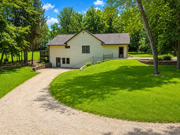 2579 W Fairgrounds RD, Freeport, IL 61032