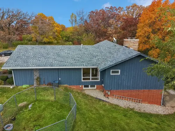 7822 N Pillow Hill RD N, Spring Grove, IL 60081
