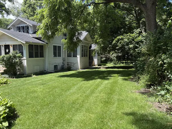 240 Hill AVE, Glen Ellyn, IL 60137