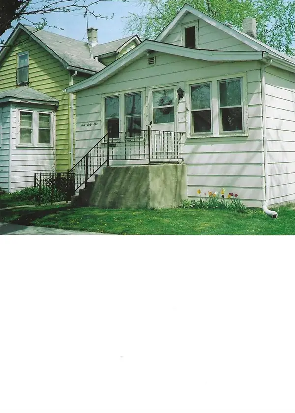 6061 S 74th CT,  Summit,  IL 60501