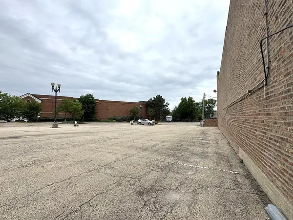 118 W Main ST, Barrington, IL 60010