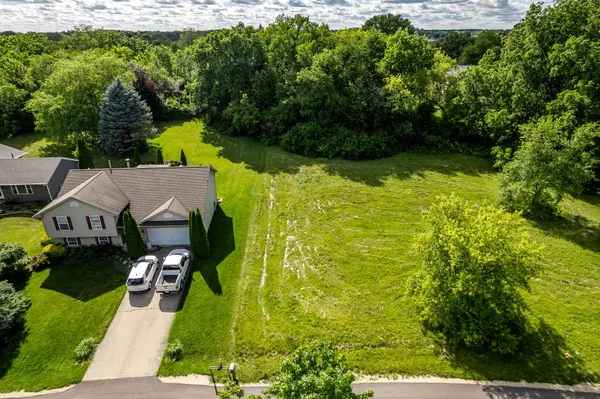 110 Heath Cliff DR SE, Poplar Grove, IL 61065