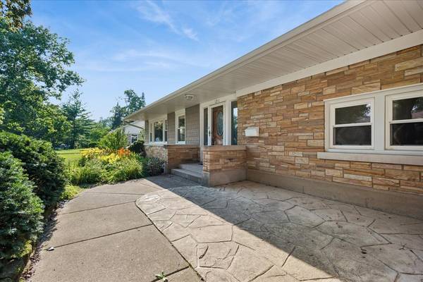 1211 James ST, Geneva, IL 60134