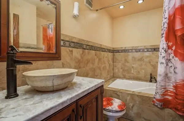 711 TIPPERARY CT #2D, Schaumburg, IL 60193