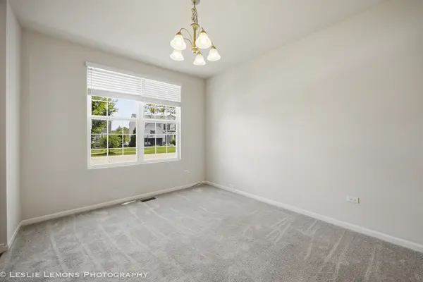 4212 Fraser CIR, Naperville, IL 60564