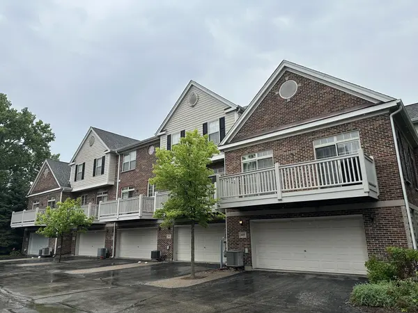 613 Prestwick LN, Wheeling, IL 60090