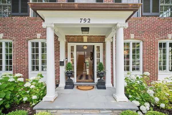 792 Walden RD, Winnetka, IL 60093