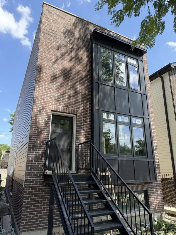 643 N Trumbull AVE, Chicago, IL 60624