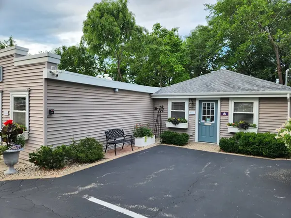 110 N Main ST, Wauconda, IL 60084