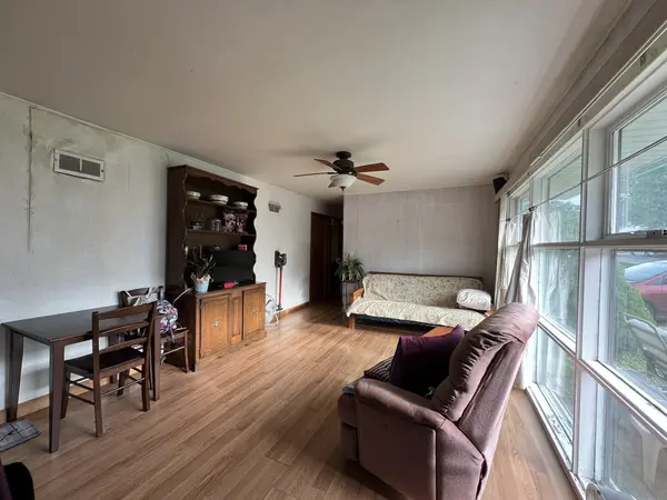 21 S Seymour AVE, Mundelein, IL 60060