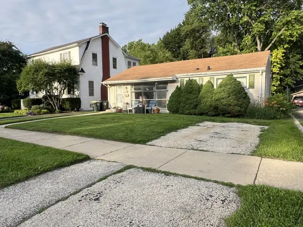 21 S Seymour AVE, Mundelein, IL 60060