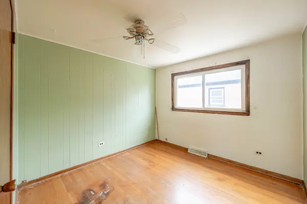12927 S Saginaw AVE, Chicago, IL 60633