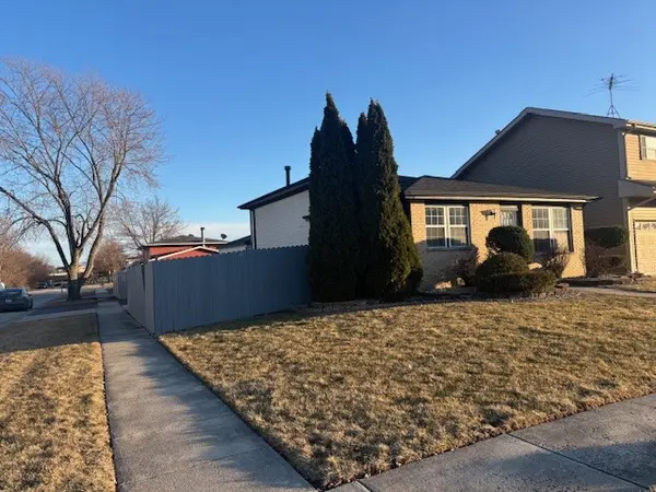 18143 IDLEWILD DR, Country Club Hills, IL 60478