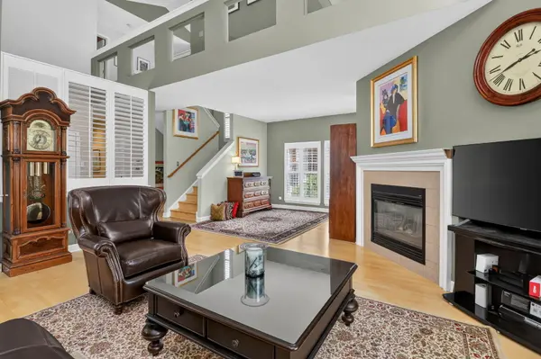 1702 Astor AVE, Oakbrook Terrace, IL 60181