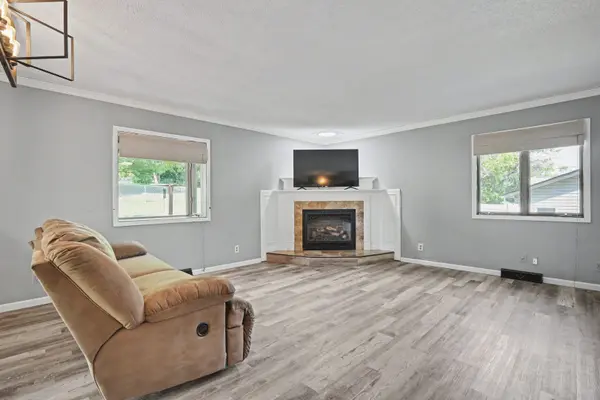 532 MEADOWVIEW DR, Clinton, IA 52732