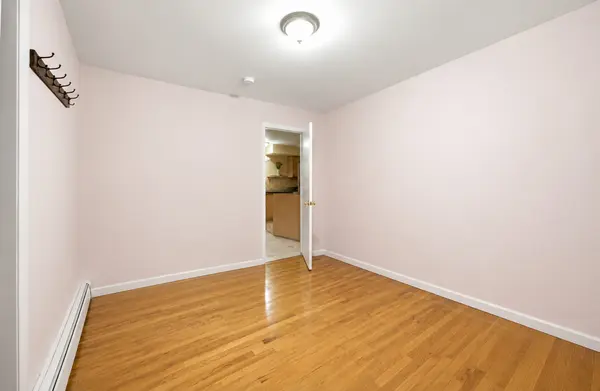 1105 Holiday LN #15, Des Plaines, IL 60016
