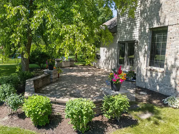 604 Hampton CT, Shorewood, IL 60404