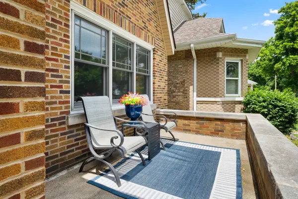 3640 Arthur AVE, Brookfield, IL 60513