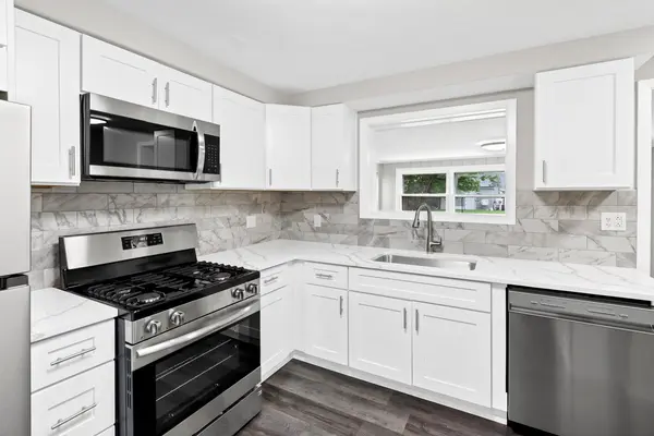 10274 W Ford AVE, Beach Park, IL 60099