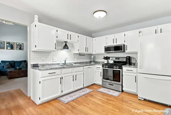 198 S Driftwood TRL, Mchenry, IL 60050