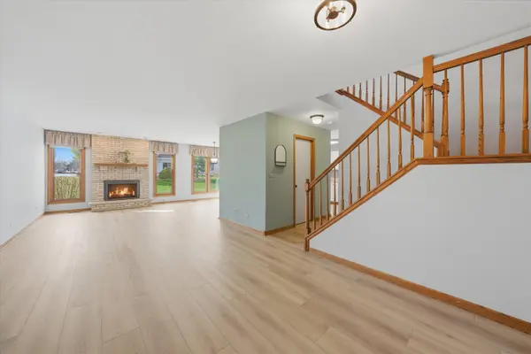 7770 Bristol Park DR, Tinley Park, IL 60477