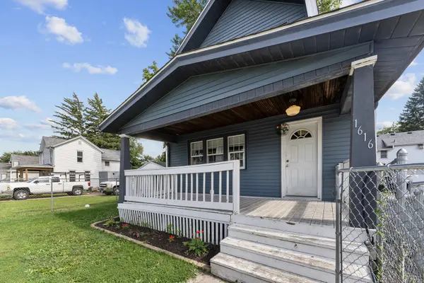 1616 25th AVE, Moline, IL 61265