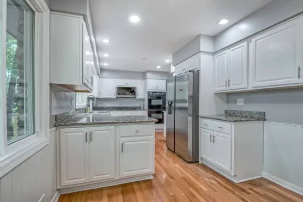 104 E Louis AVE, Lake Forest, IL 60045