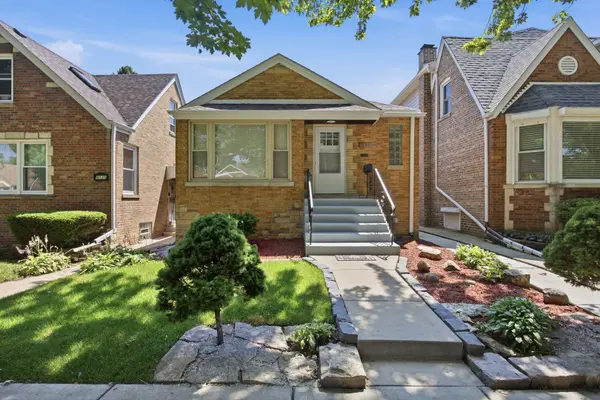 8039 S Campbell AVE, Chicago, IL 60652