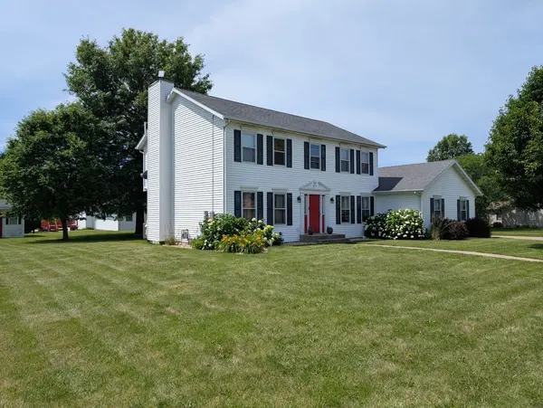 1891 Indian Springs CT, Freeport, IL 61032
