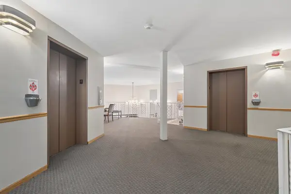9840 S Pulaski RD #106, Oak Lawn, IL 60453